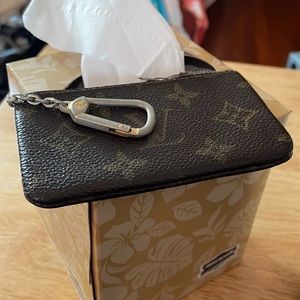 AUTHENTIC LOUIS VUITTON MONOGRAMMED KEY 🔑 POUCH
